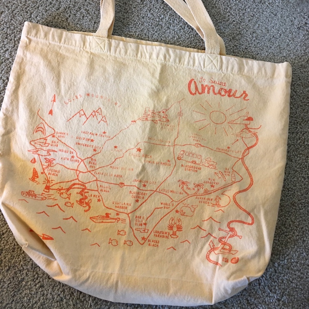 Bag with designs